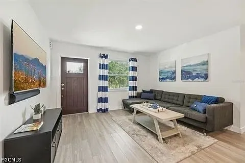 1720 Ingram Ave — Photo 2