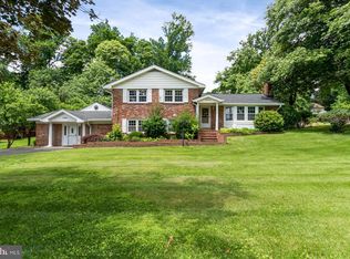 1084 Utterback Store Rd, Great Falls, VA 22066