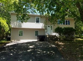 8 Buckman Pl, Monsey, NY 10952