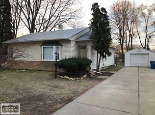 4245 Roseberry Ct, Waterford, MI 48329