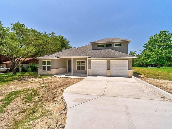 2nd image of 130 Oak Creek Cir