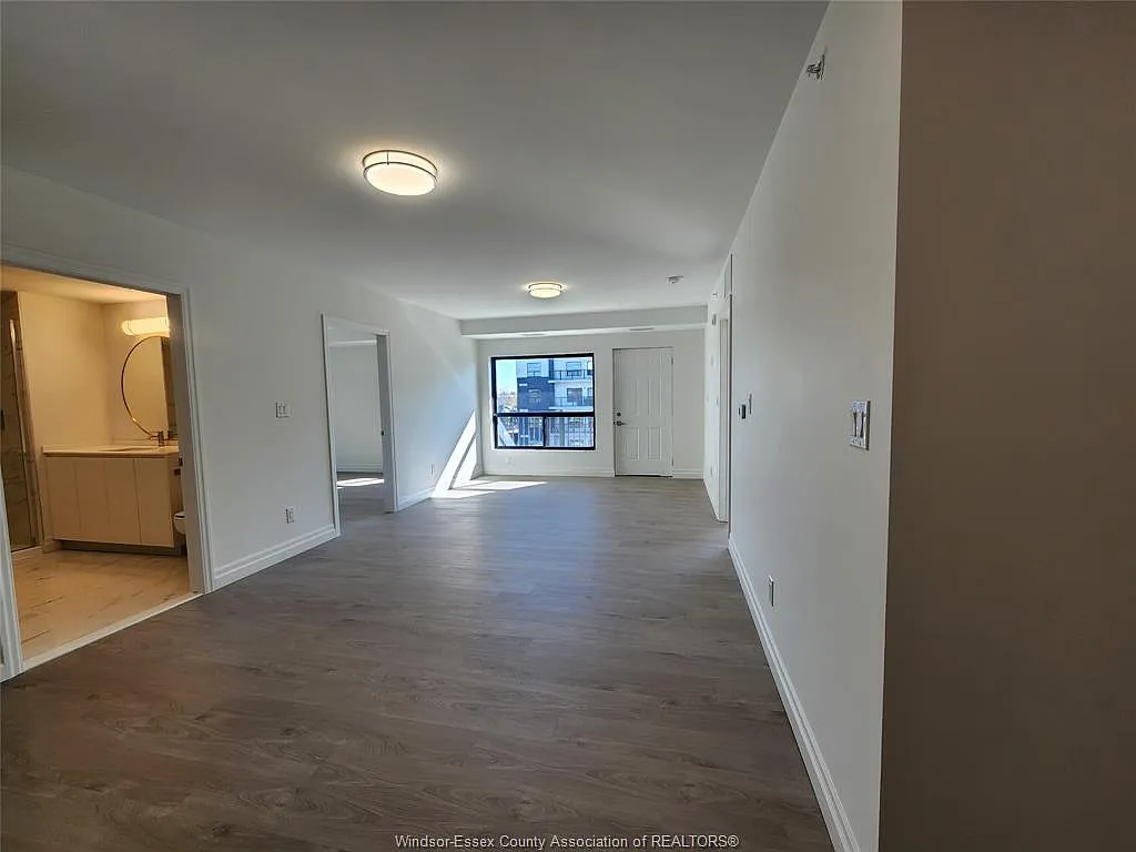 2 bed, 2.0 bath, 1095 sqft, $2,200 — Photo 2
