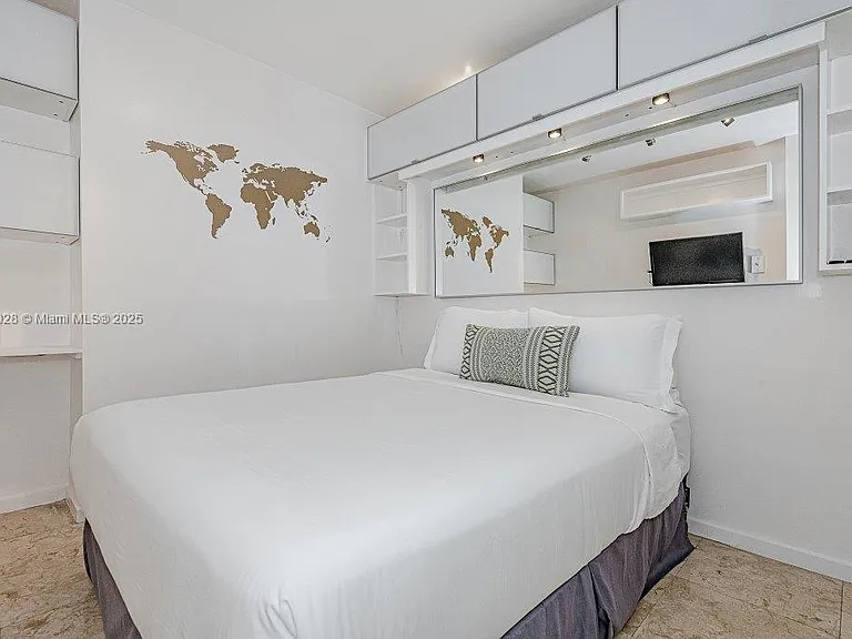 2301 Collins Ave #705 — Photo 19