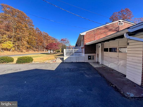 2nd image of 1074 Braddock Rd