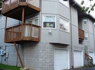 3730 Buccaneer Ln APT D, North Bend, OR 97459