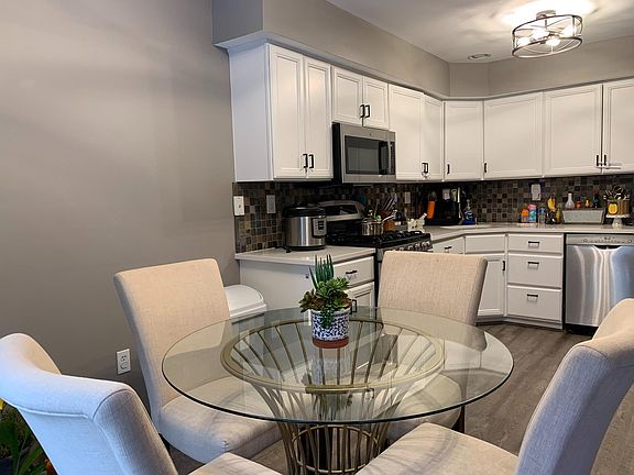 Eat In Kitchen