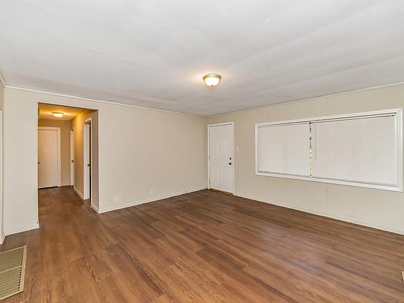 2nd image of 415 Thomas St