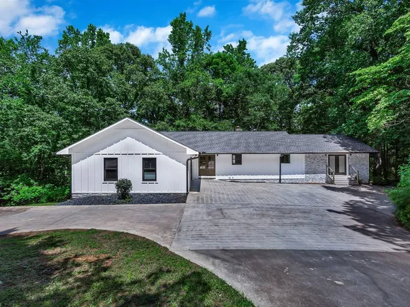 250 Harbor Heights Cir, Lavonia, GA 30553
