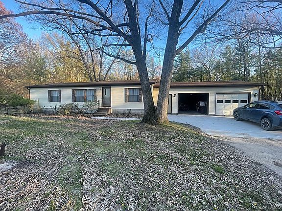 3rd image of 22485 Forteen Mile Rd