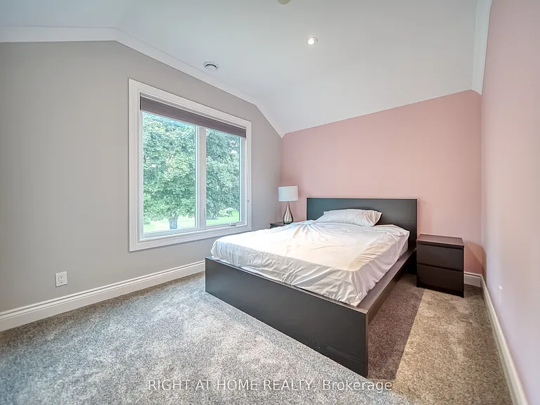 44 Royal Henley Blvd — Photo 31