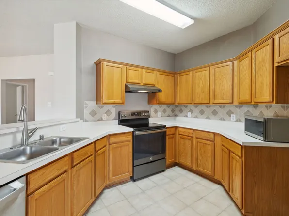 9916 Nixon Dr, McKinney, TX 75072