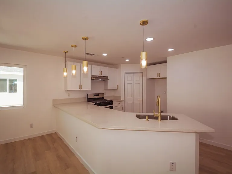 8258 Bennett Ave — Photo 9