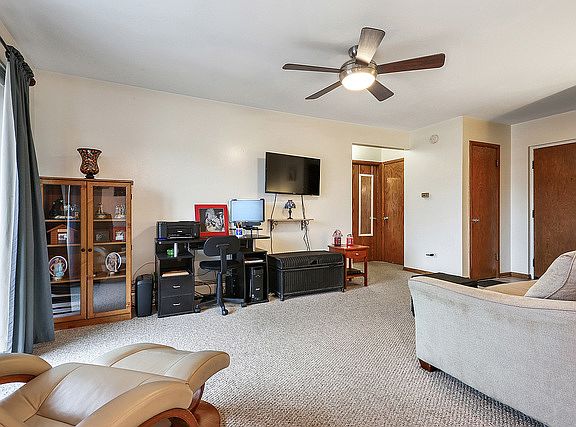 4th image of 4750 W 101st St APT 4C