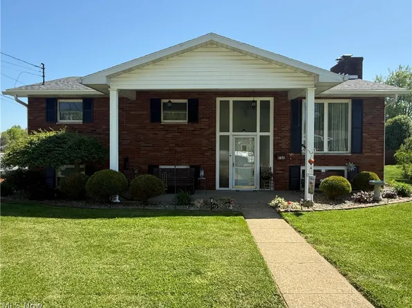 1451 Poplar St, Belpre, OH 45714