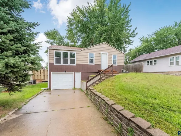 1304 E 22nd St, Sioux Falls, SD 57105