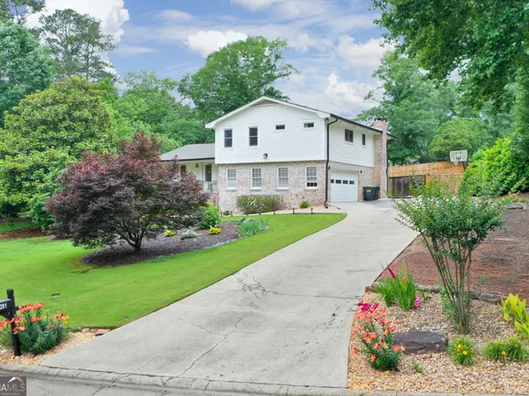 281 Lakeshore Dr NE, Marietta, GA 30067