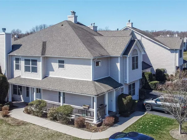 2106 Cedar Path #2106, Riverhead, NY 11901