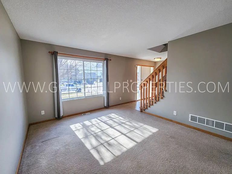 575 SE Melrose Dr — Photo 4