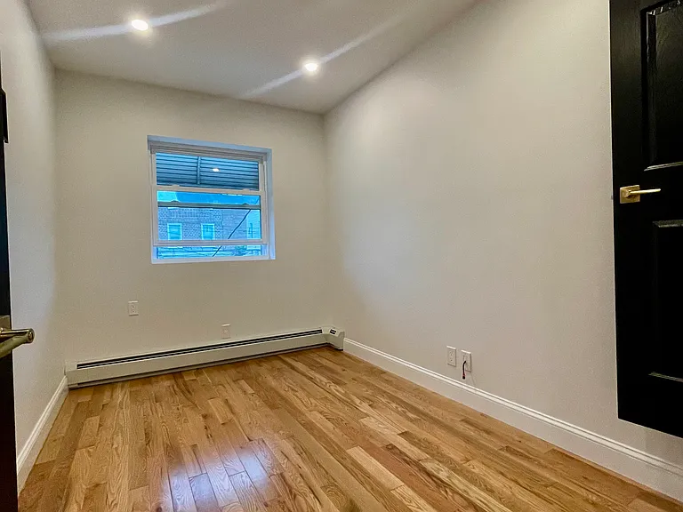 1045 Revere Ave #2 — Photo 11