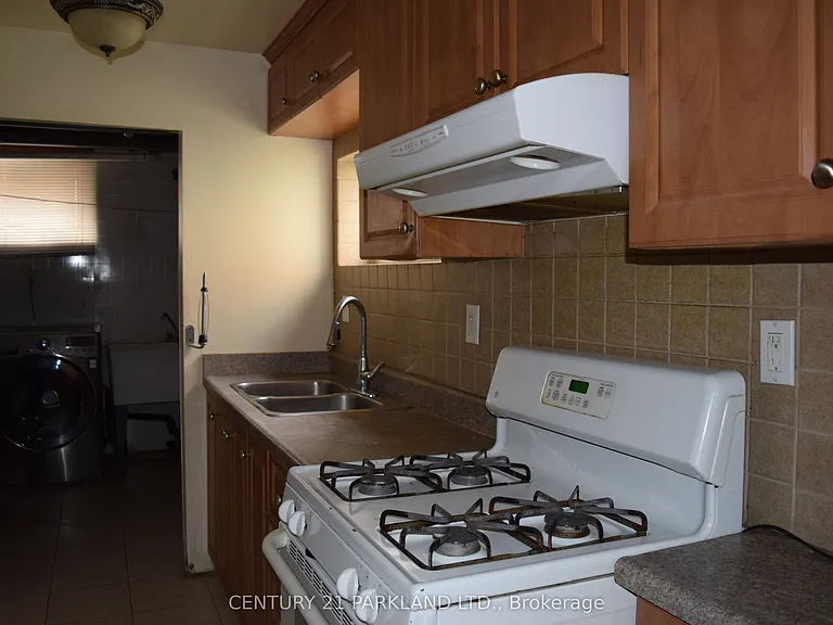 38 Beamsville Dr — Photo 18