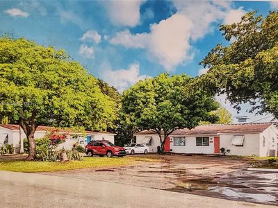 738-740 NW 1st Ct, Hallandale, FL, 33009