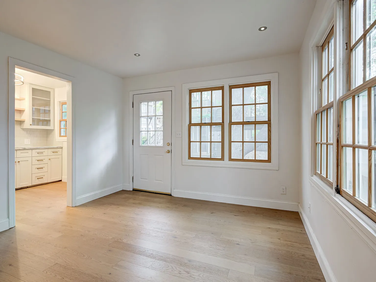 760 1/2 Jenkins Avenue - 1 — Photo 3