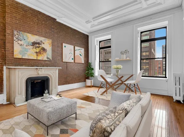 327 W 57th St #3F, New York, NY 10019