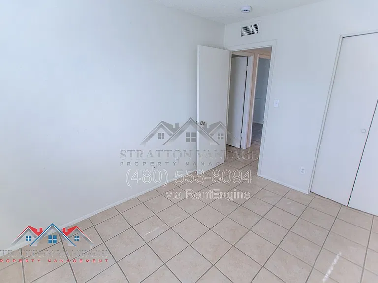 4107 N 81st St — Photo 22