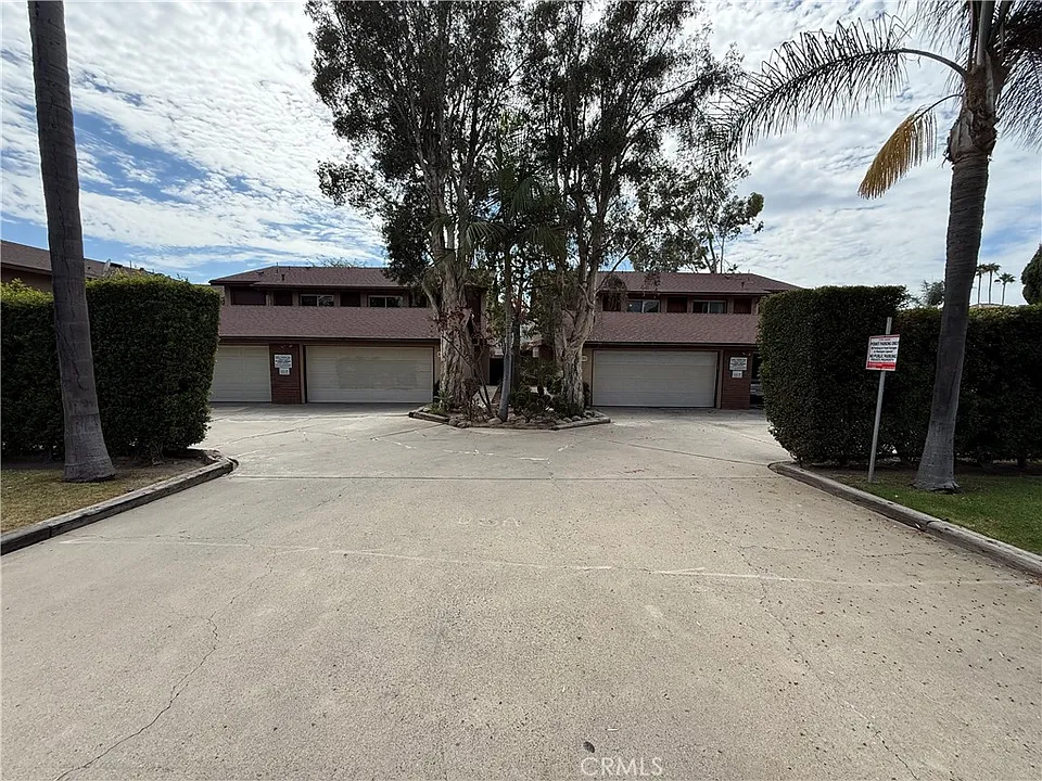 860 N Glassell St