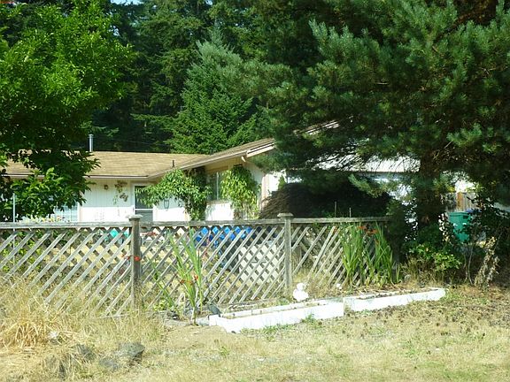 2nd image of 5815 SE Pennswood Ct