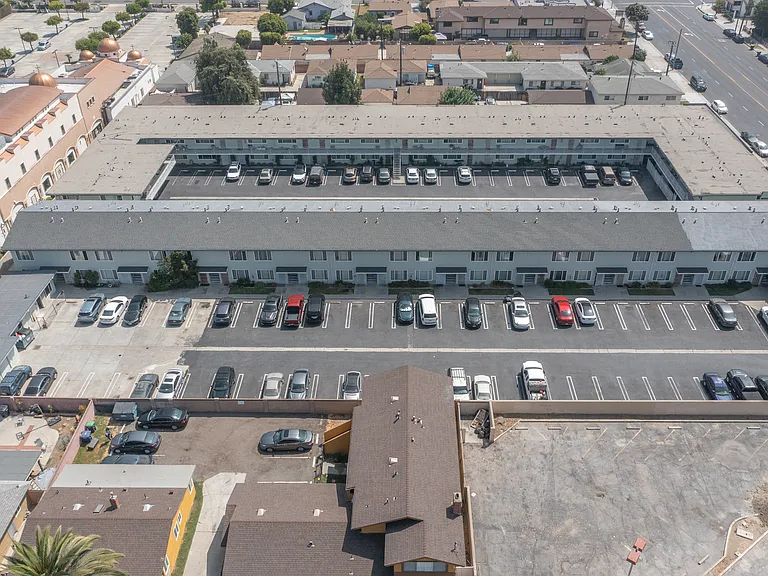 10015 Alondra Blvd — Photo 18