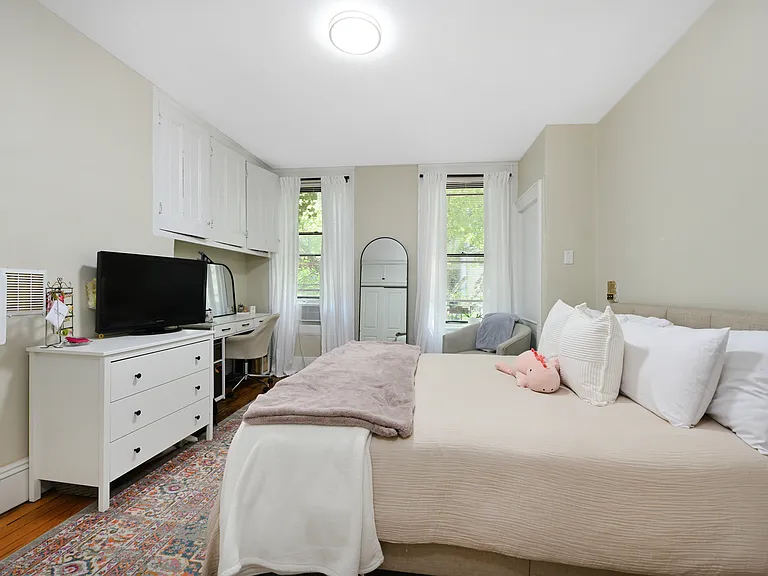 1109 Washington St #3 — Photo 10