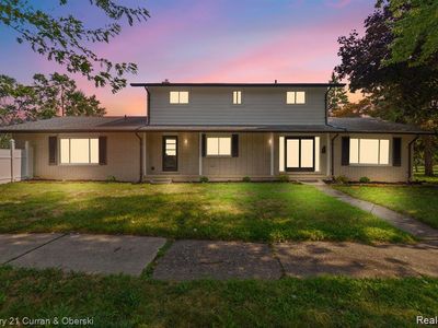 1386 Three Mile Dr, Grosse Pointe Park, MI, 48230