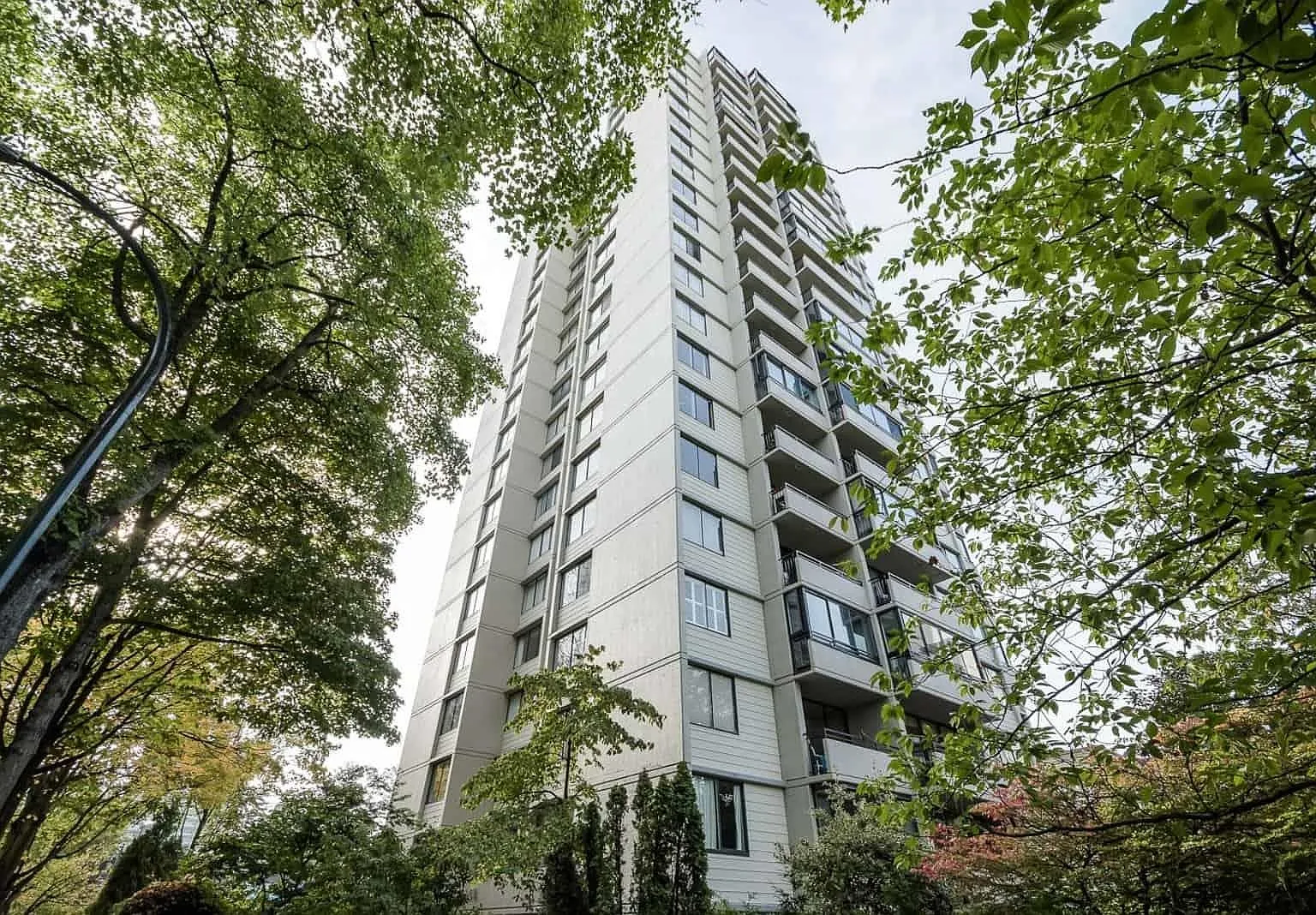 2 bed, 760 sqft, $2,600 — Photo 1