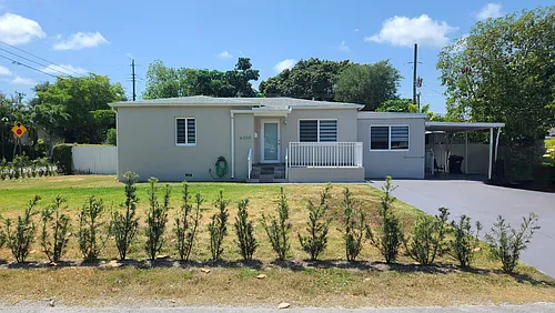 6300 SW 21st St Photo 1