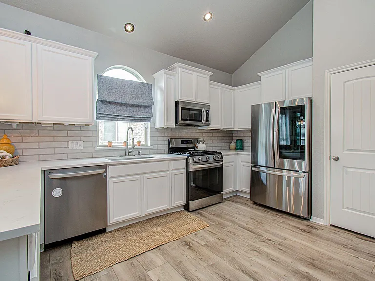21379 Village Crossing Ln — Photo 9