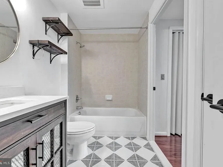 355 I St SW #615 — Photo 12