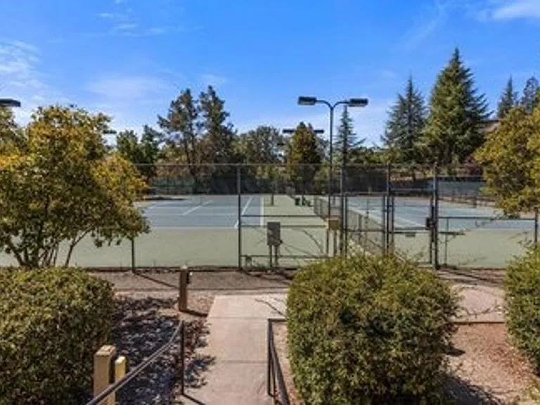 330 S Overlook Dr — Photo 26