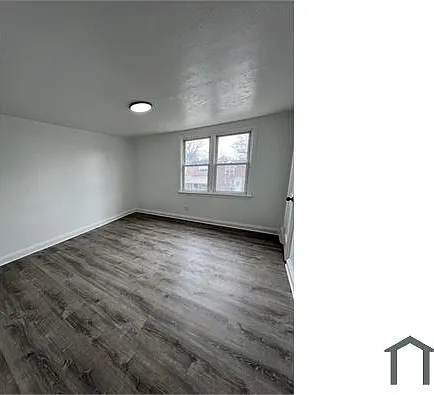 112 W 21st St — Photo 18