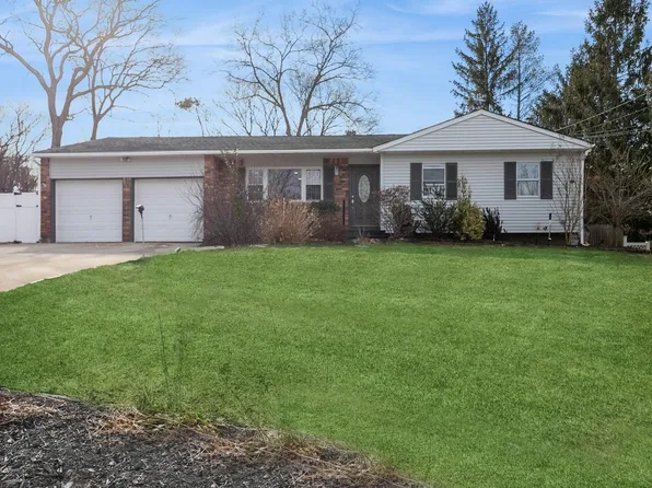 14 Eva Lane, Farmingville, NY 11738