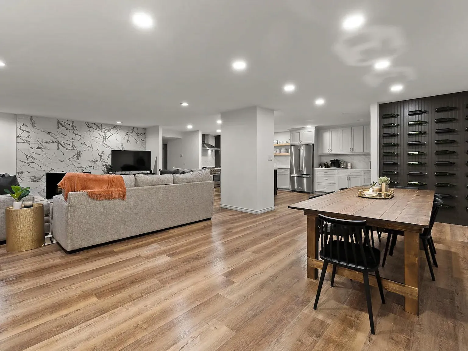 6873 Greenwich Ln — Photo 1