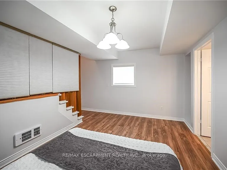 296 Winterberry Dr #LOWER — Photo 18