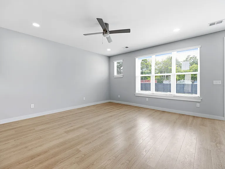 407 Curtis Hilton Way — Photo 16