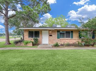 16404 Diana Ln, Houston, TX 77062