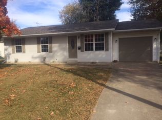 702 Lancelot Lane, Troy, IL