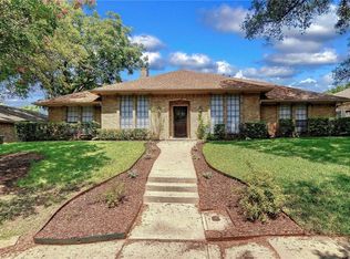 9909 Chimney Hill Ln, Dallas, TX 75243