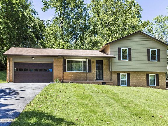 2nd image of 402 W Meadecrest Dr