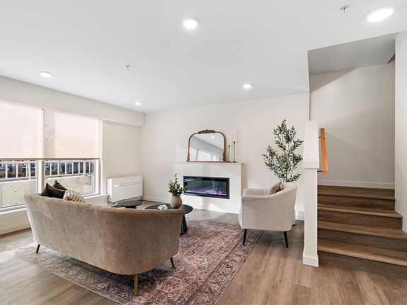 2nd image of 1102 Esquimalt Rd #Townhouse 5