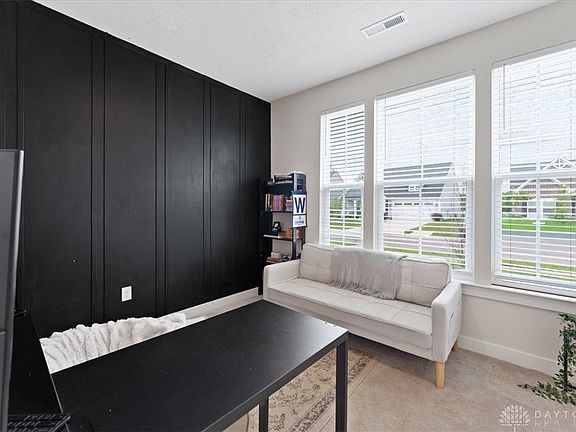 4th image of 2092 Schmidt Dr