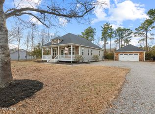 105 Driftwood Ln, Hampstead, NC 28443